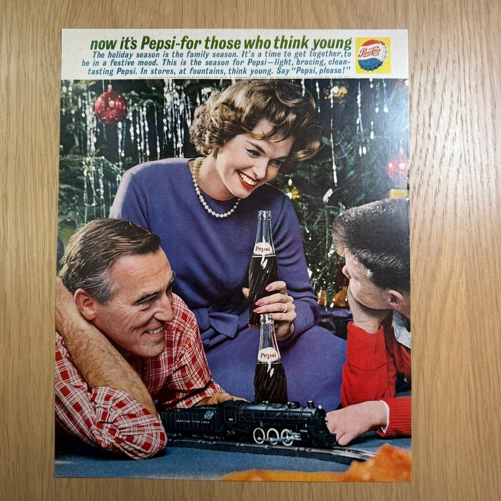 1961 Pepsi For‎ Those Who Think Young Christmas Ad Family Holiday Train VTG Art
